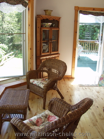 Cottage dining room nook